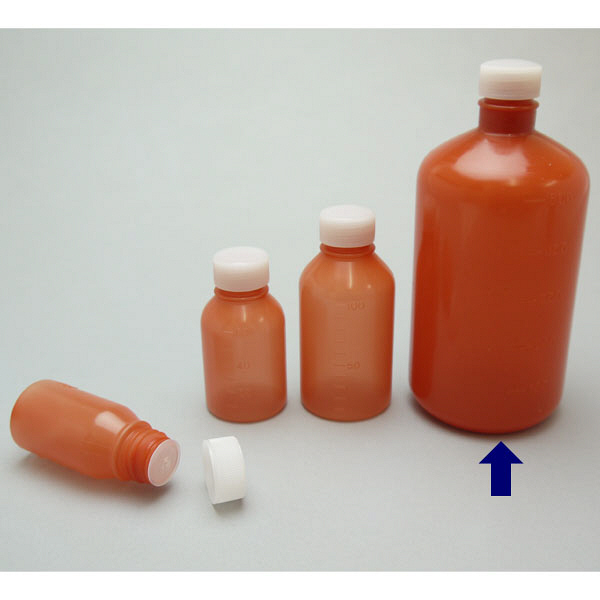 ケーエム化学 外用瓶 丸型（茶） 穴栓付 （未滅菌） 500cc 1608 1箱（50本入）（取寄品）