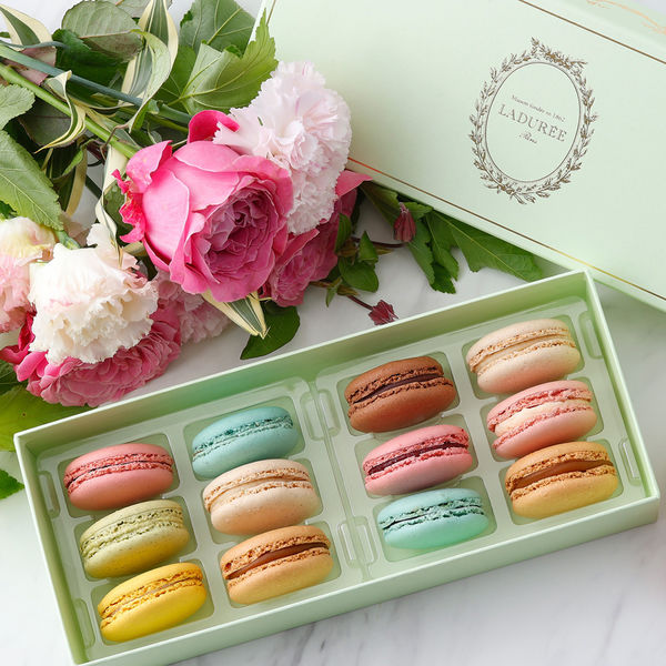 LADUREE(ラデュレ)コフレ・ アンタンポレル マカロン12個入り
