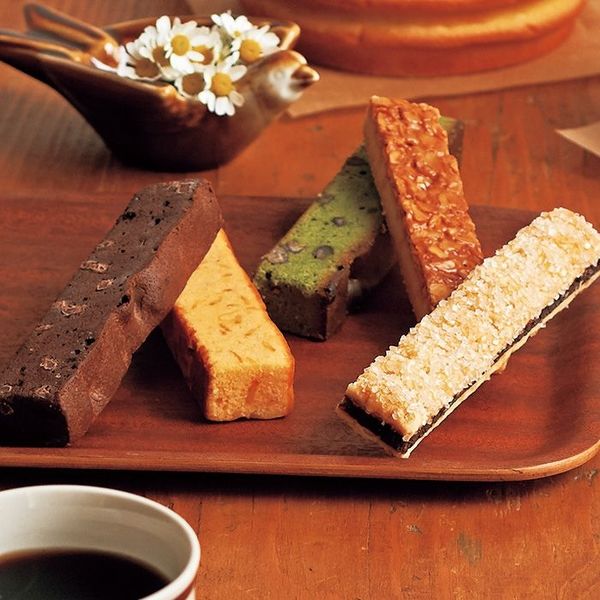 シェリエ 【３５個セット】チョコレートケーキ　スティック BBS-1102-35（直送品）