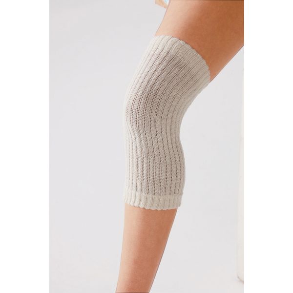 セルヴァン ゆったり編んだシルク混サポーター ひざ用（2枚入）　001090701 ウェルファンカタログ ウェルファンコード：394015（直送品）