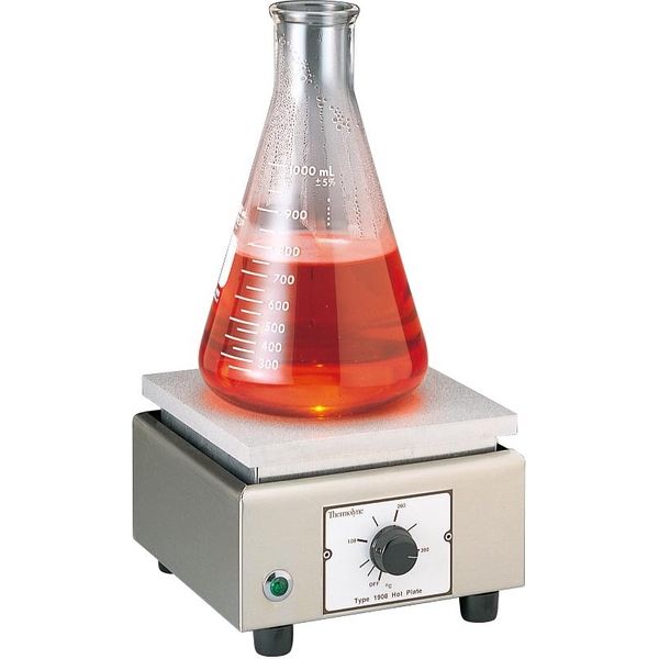 ケニス フェイマスホットプレート HPA1914B 33300885（直送品） ケニス 埋込み式発熱体とアルミニウム製プレートの採用により 95℃から370℃までの温度誤差±1 1℃を実現しました サーモスタット温度制御によりプレートの温度を感知し 優れた温度安定性を維持します Kenis 0kg 168×194×111mm