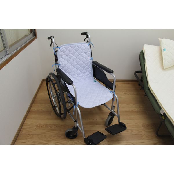 トクナガ 消臭達人（R）車椅子用 消臭キルトパッド ブルー AKSTKIQP-1（BL）1枚【日本製】（直送品）