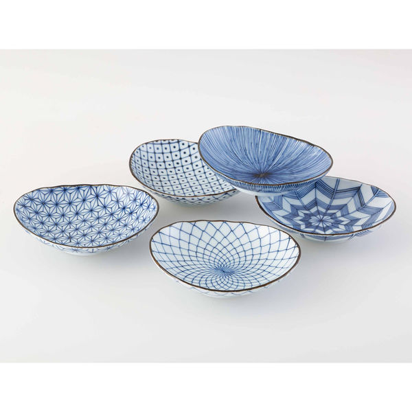 美品 陶器 染付 盛り皿 盛鉢 細部まで描かれた染付の絵柄が上品