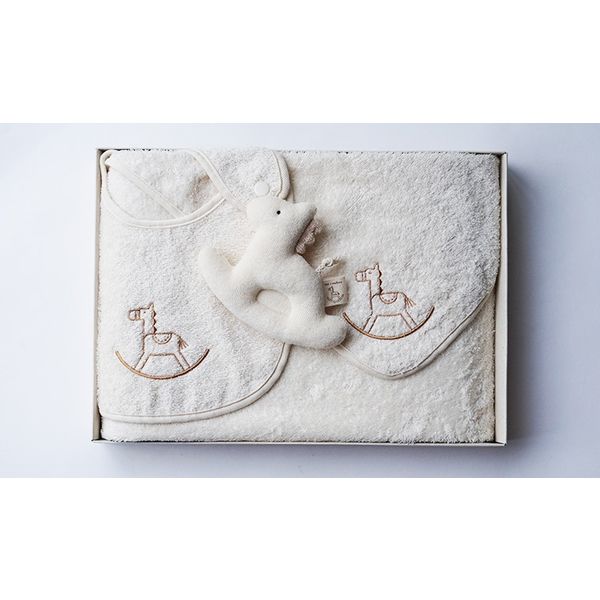 天衣無縫 ベビー木馬刺繍セット おくるみ/スタイ/がらがら GTB