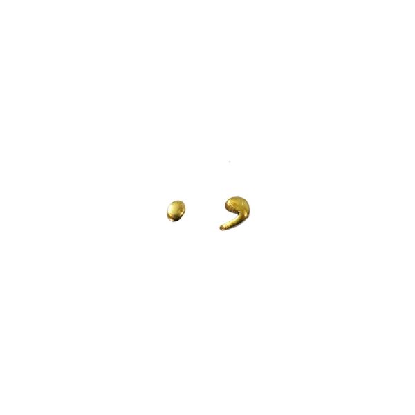 光 真鍮ゴールド文字 「， .」 (コンマ・ピリオド) 天地約20mm QL20ー13 QL20-13 1個（直送品）