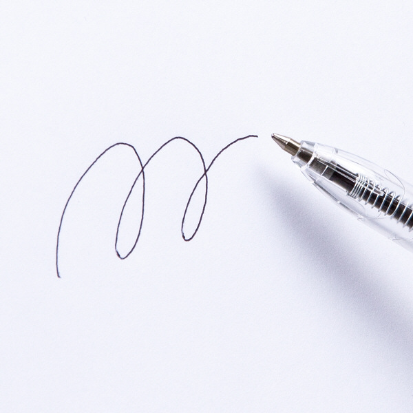 アスクル ノック式油性ボールペン 通し穴付き 0.7mm クリア軸 黒インク