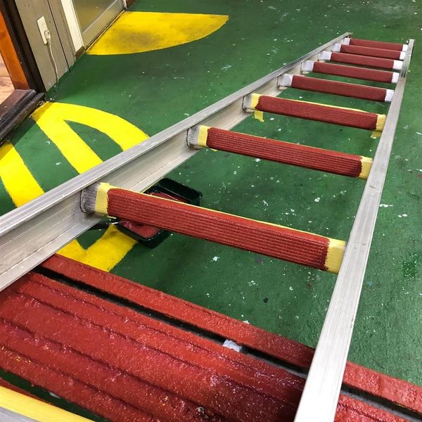 丸長商事 パワーテック 水性コート材 スベリ止め 5kg ブラウン 丸長商事 パワーテック 水性コート材 スベリ止め 5kg ブラウン