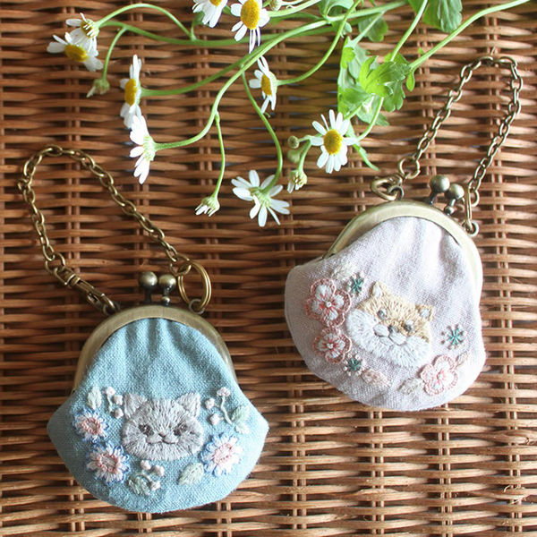 有限会社 Piece piecechicchiさんの刺繍キット柴犬さんとヒナゲシの