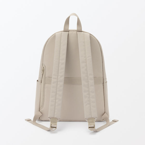 無印良品 肩の負担を軽くする 撥水リュックサック ライトベージュ タテ