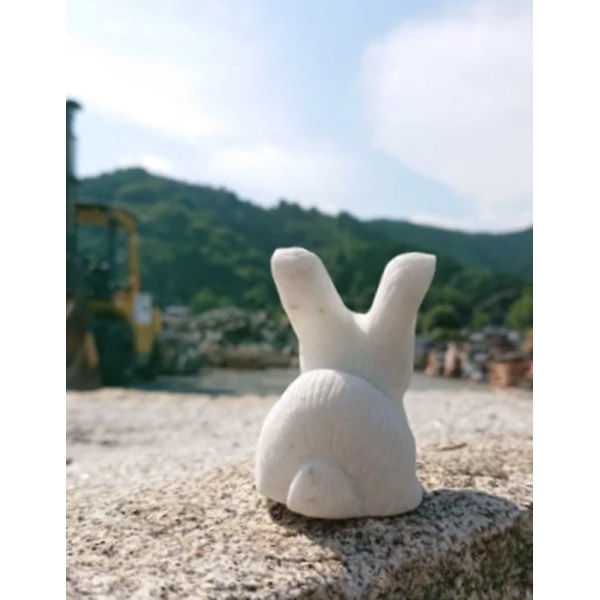 アラバスター うさぎさん 天然石 置物 いよせき 子うさぎ置物 40×60×H70mm 漢白玉 アラバスター 908010 1個