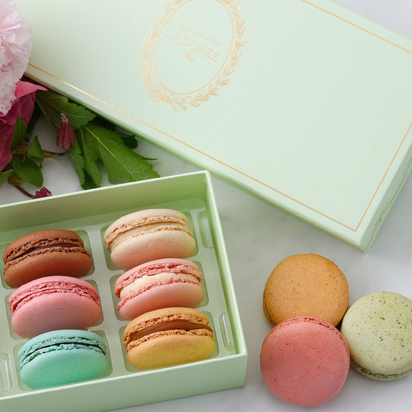 LADUREE(ラデュレ)コフレ・ アンタンポレル マカロン12個入り ギフト