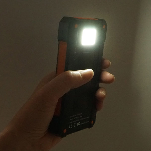 エバートラスト ライト付ソーラーチャージャー UA6308T 039-04H 1