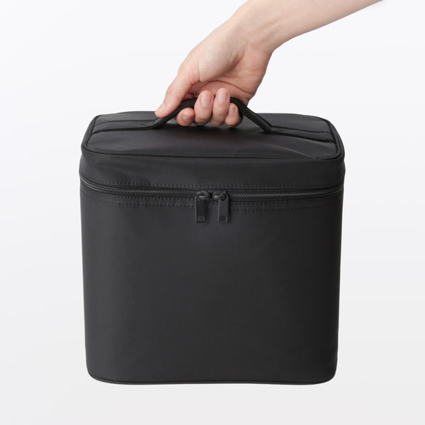 無印良品 再生ナイロンメイクボックス 黒 M 約24×16．5×23cm
