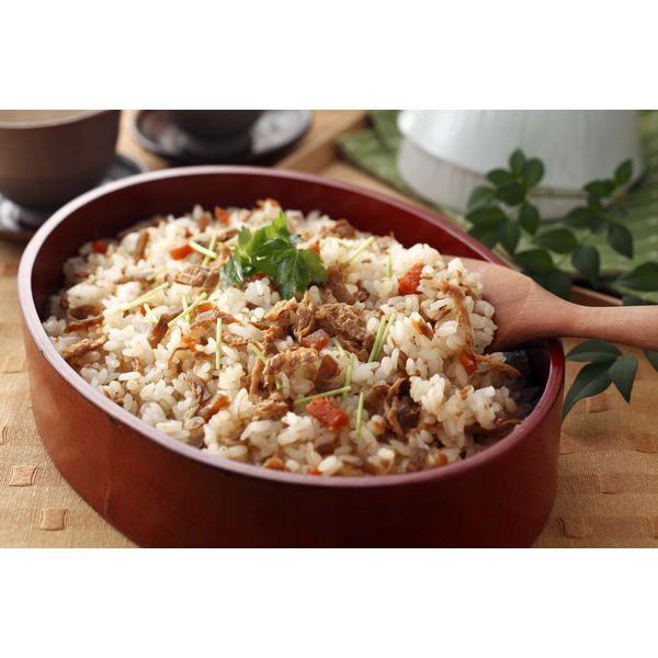 トリゼンフーズ 博多華味鳥 かしわ飯の素 30個入 2940274（直送品） 博多華味鳥 トリゼンフーズ 料亭 の料理長監修の下 ご家庭で手軽に味わっていただけるかしわ飯の素を作りました 独自の製法で炊きあげた鶏がらスープをベースに華味鳥の蒸したささみを使用し 味わい深く仕上げました 温かいご飯に混ぜ込むだけなので 簡単便利です なし