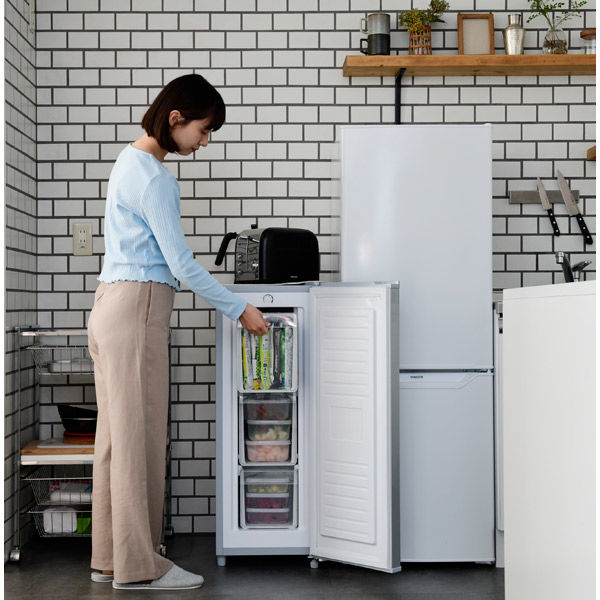 M2】上開き 家庭用小型冷凍庫 90L - キッチン、食卓