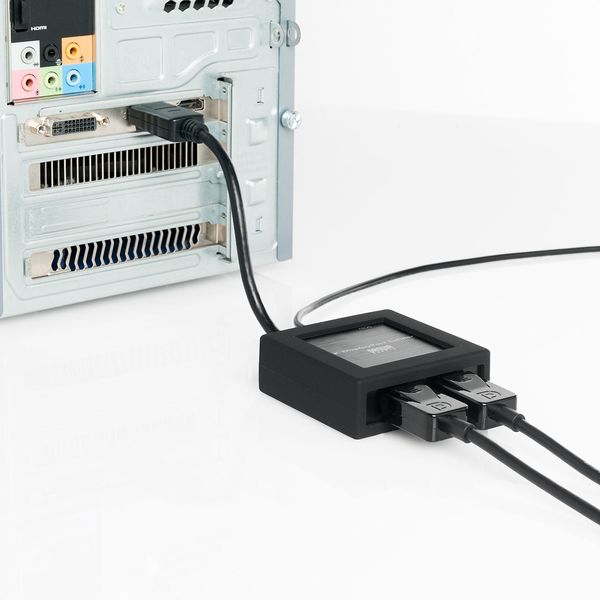 未使用品　サンワサプライ　DisplayPort分配器 400-VGA010 送料込み サンワサプライ DisplayPort分配器（2分配）400-VGA010