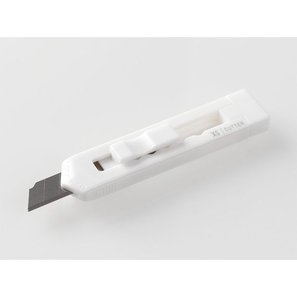 カッター　小型　白 ミドリ カッター 小型 携帯 ワンタッチ XS コンパクトカッター