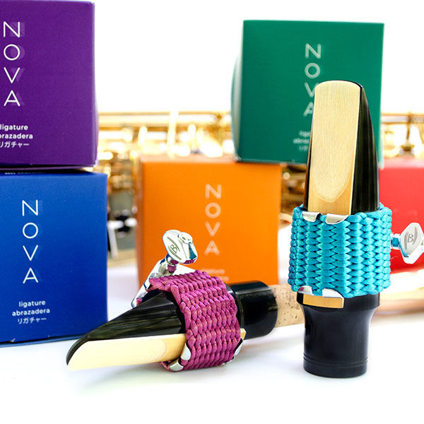 バンブー ： アルトサックス用 リガチャー NOVAシリーズ 各色