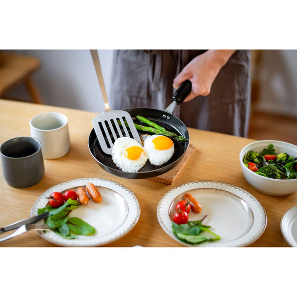 おたまじゃくしとフライパン 楽天市場】目玉焼きフライパン 仕切り付き 4穴フライパン 四角型