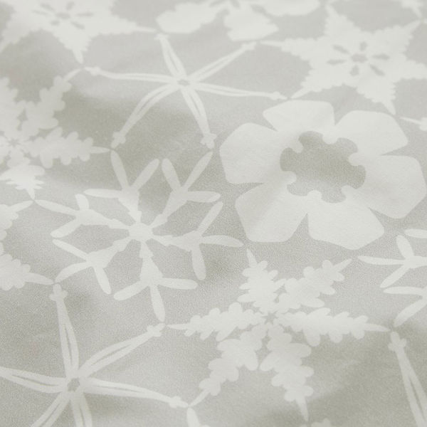 カトージ 折りたたみベビー布団(スノークリスタル) 05500 1点(直送品) カトージ 折りたたみベビー布団(スノークリスタル) 05500 1点(直送品)