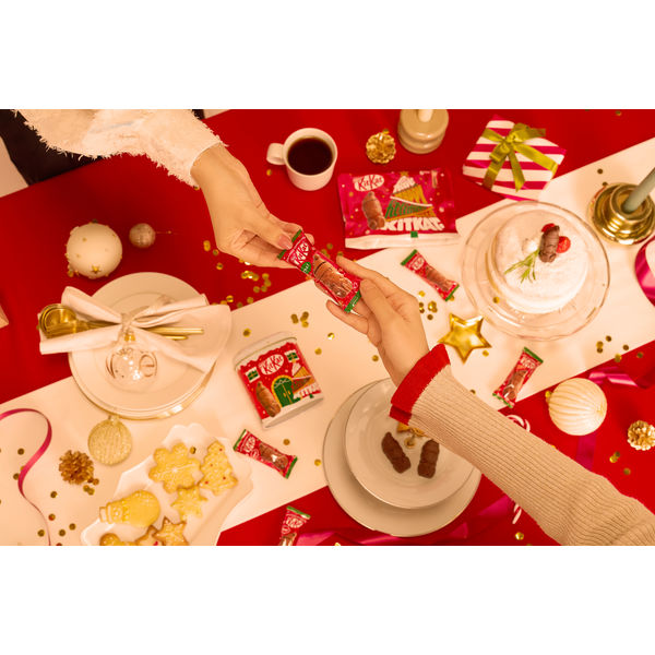 【超激安得価】【32袋】ネスレ キットカット ホリデイサンタ クリスマス プレゼント ギフト 菓子