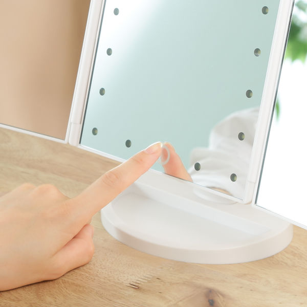 不二貿易 LED三面卓上ミラー 幅180×奥行119×高さ280mm パールホワイト