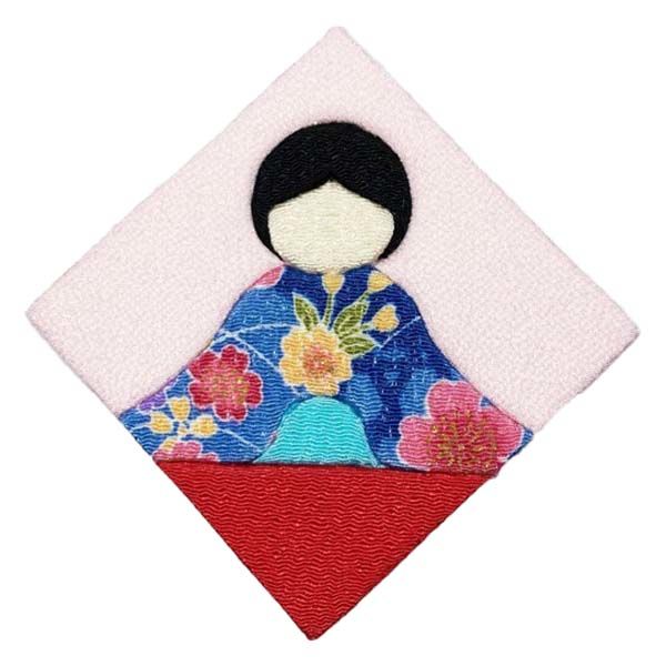 ちりめん四季彩布タペストリー【ひな】軸付きタペストリー