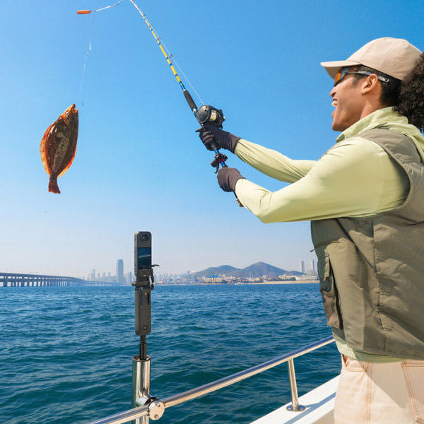 Insta360 パワーハンドル CINSEAVH 1個（直送品） - アスクル