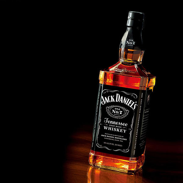 ジャックダニエル（JACK DANIEL'S） ブラック 700ml ウイスキー - アスクル