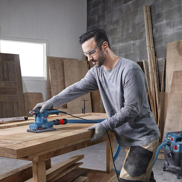 BOSCH ボッシュ　オービタルサンダー 3種類のベースプレートに交換可能。マルチに使えるボッシュの