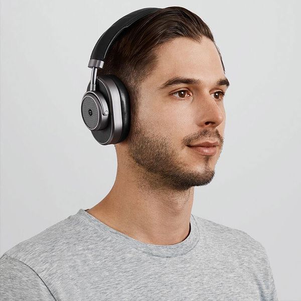 Master & Dynamic MW65 ブラックレザー ガンメタル MW65 Black and Red Headphones for Leica 0.95 | Master