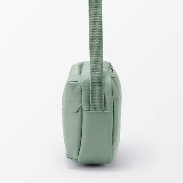 【再再お値下げ！】TUMI おおきめショルダーバッグ（グリーン） お値下げ！】TUMI おおきめショルダーバッグ（グリーン）低