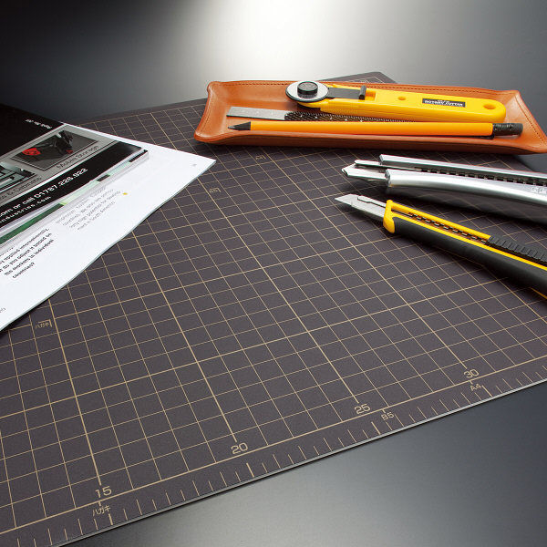 オルファ カッターマットA4 134B 1セット(3枚:1枚×3) - アスクル