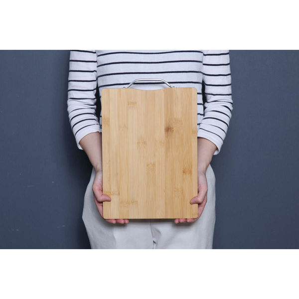 不二貿易 まな板 35cm 竹製 持ち手付き バンブーカッティングボード 460225 1個（直送品） - アスクル 