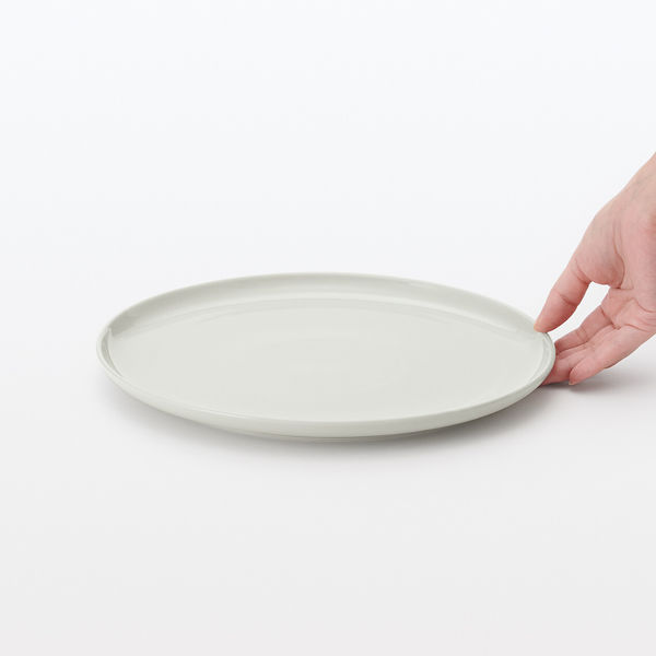 ヤナカーン楕円形ホワイト・ベージュプレート