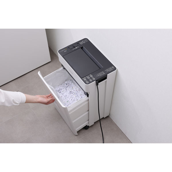 fellowes 業務用 人気 小型 オートフィード シュレッダー A4 100枚 まとめて 自動 細断 クロスカット ホッチキス クリップ 対応  おしゃれ 人気 メーカー デザイン 【 フェローズ 100M 】【新品】【代引不可】【お取り寄せ】 | オフィスハードウェアエーワン