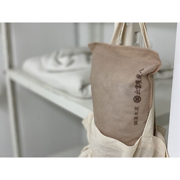 炭八 調湿木炭 3L 押入用 ベージュ 1個 出雲カーボン - アスクル
