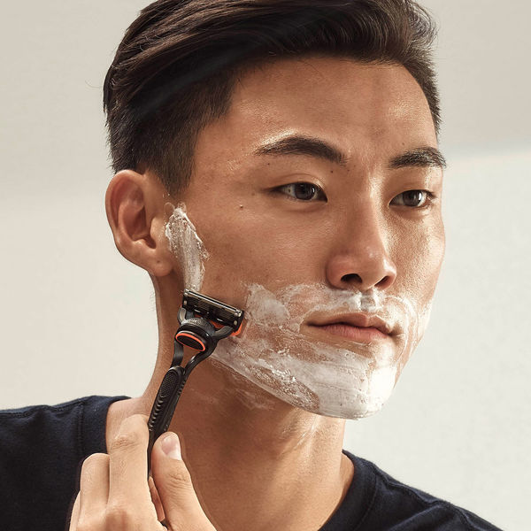 ジレット（Gillette）髭剃り フュージョン マニュアルホルダー 本体+替刃2個付 カミソリ 男性用 P＆G - アスクル