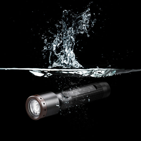 LED LENSER レッドレンザー P5R Core 502178 1個 - アスクル