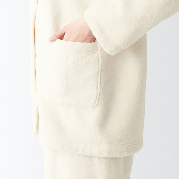 【新品未使用】無印　婦人　静電気が起きにくい　着る毛布　パジャマ　アイボリーM セール】静電気が起きにくい 着る毛布 パジャマ（ルームウェア
