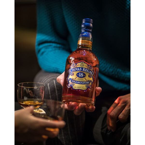 ペルノ・リカール・ジャパン シーバスリーガル（CHIVAS REGAL）18年 700ml 1本