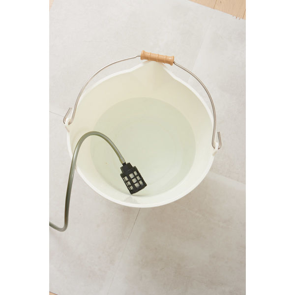 谷村実業 コンパクトコードレス高圧洗浄機 バッテリー式 ケース付き