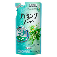 花王　ハミングファイン　柔軟剤　リフレッシュグリーンの香り　詰替