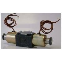 油研工業 DSGー005シリーズ電磁切換弁 DSG-005-3C3-D24-40 1台（直送品）