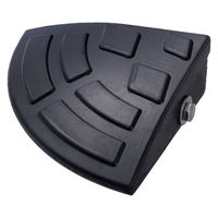 ゴム製 段差プレート コーナー 長さ 15cm×奥行 15cm×高さ 4.6cm 1個 現場のチカラ オリジナル オリジナル（わけあり品）