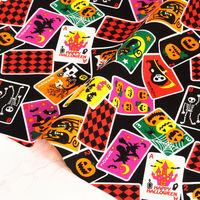 日本紐釦貿易 国産ハロウィン柄プリント生地 トランプ柄 カット販売巾110cm×9m　ブラック地 H7099-3C（直送品）