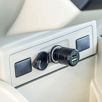 サンワサプライ QuickCharge3.0対応カーチャージャー（2ポート） CAR-CHR72QU 1個（直送品）