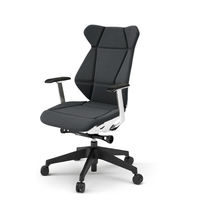 【設置込】イトーキ　フリップフラップチェア　固定肘付　ハンガー付　ホワイトシェル　ブラック樹脂脚　背座オフブラック　1脚（直送品）
