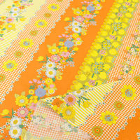 70’s フラワーボーダー プリント生地 オレンジ 巾約108cm×5mカット CHU052-2A-5M 1セット(巾約108cm×5（直送品）