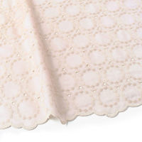 綿ローン 両耳スカラップ刺しゅう生地 巾約100cm×2m切売カット C ナチュラル TM8802-C TM8802-C-2M（直送品）